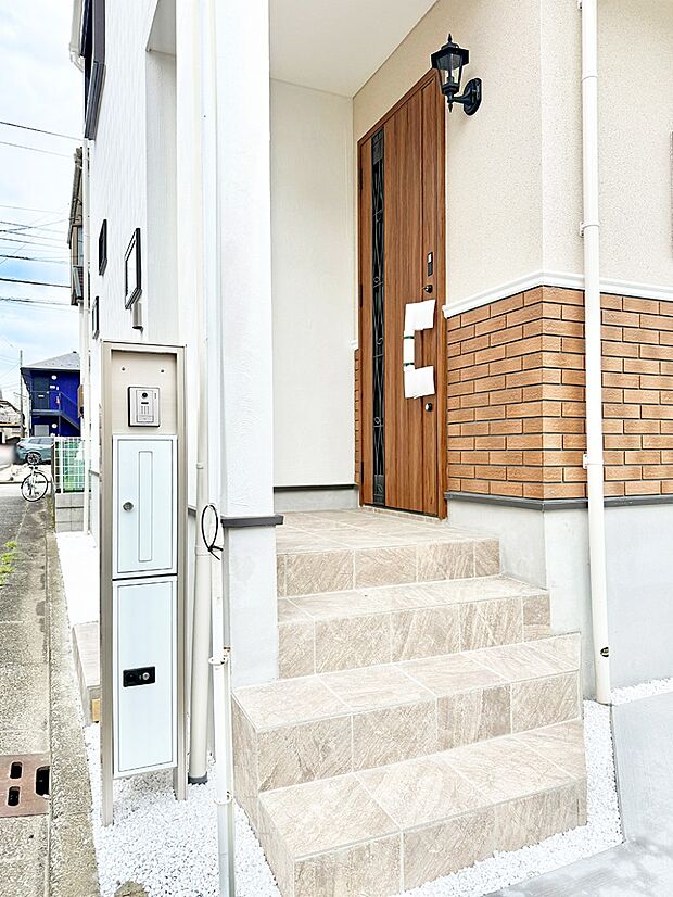 1号棟  ■ シンプルで美しく、住まいの第一印象を彩る玄関です