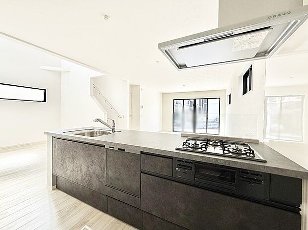 ■家族の絆を深める、温もりのあるキッチン