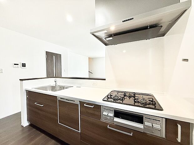 ■シンプルで機能的、毎日使いやすいキッチン