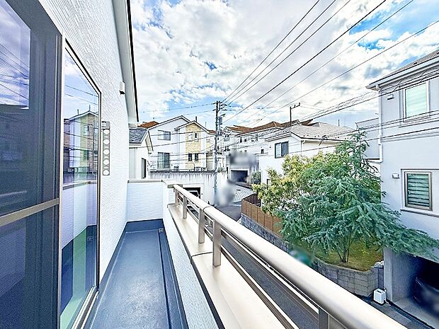 ■ 季節の移ろいを感じられる開放的な空間です