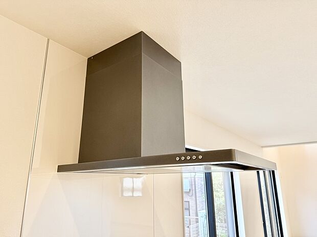 ■調理時の蒸気や匂いが換気扇に誘導され、効率的に排煙ができます。