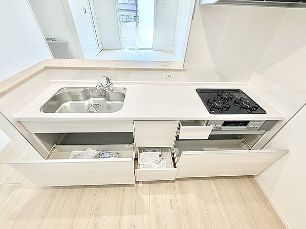 2号棟 ■家族の絆を深める、温もりのあるキッチン