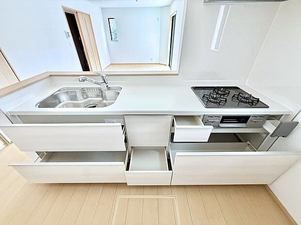 A号棟 ■シンプルで機能的、毎日使いやすいキッチン