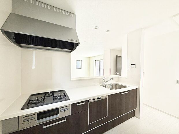 ■シンプルで機能的、毎日使いやすいキッチン