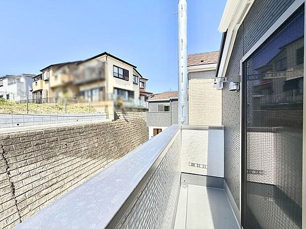 1号棟  ■ 季節の移ろいを感じられる開放的な空間です
