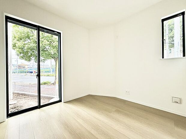 A号棟 ■落ち着いた色合いのお部屋で穏やかな時間を楽しめます