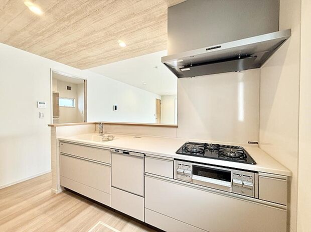 ■シンプルで機能的、毎日使いやすいキッチン