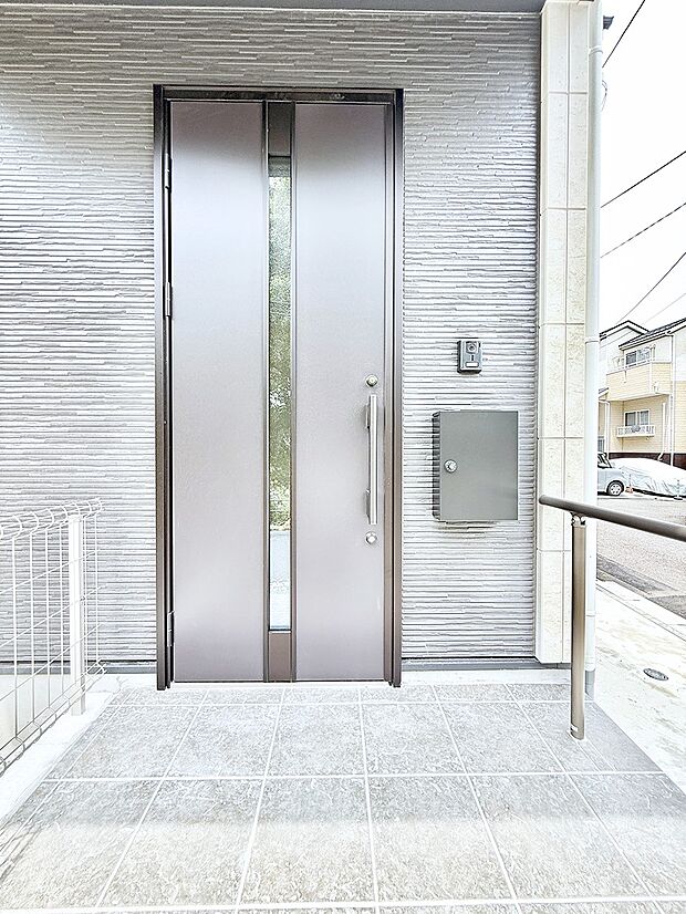 2号棟 ■ 心地よい暮らしへとつながる、温かい玄関