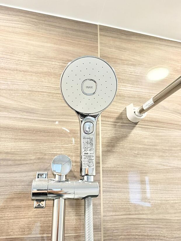 ■手元で簡単に止水できるため、水の無駄遣いを減らすことができます。