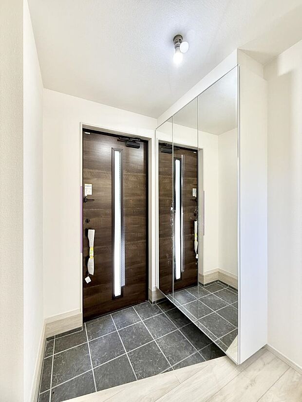 ■ シンプルで美しく、快適な暮らしの入り口