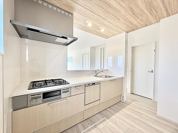 ■シンプルで機能的、毎日使いやすいキッチン