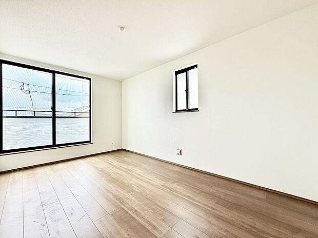 F号棟  ■落ち着いた色合いのお部屋で穏やかな時間を楽しめます