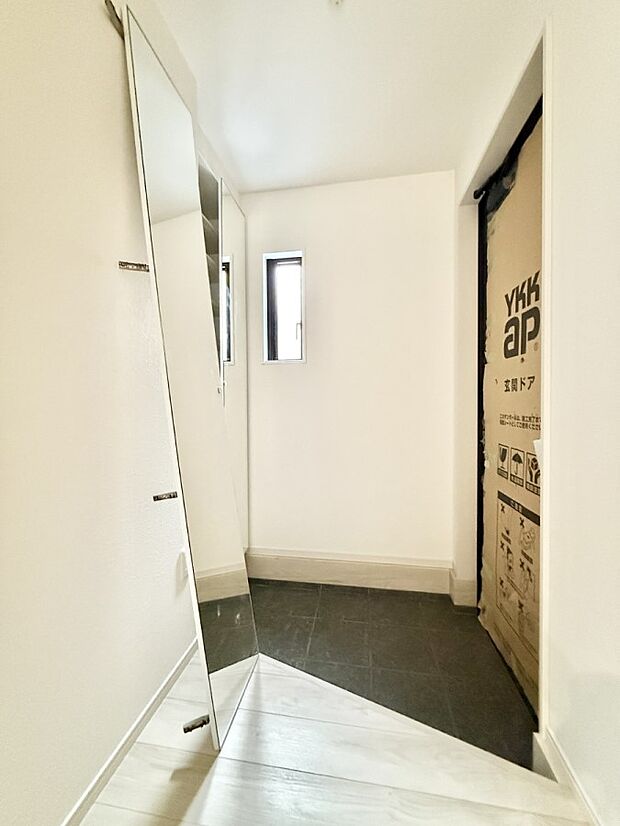 ■ 毎日を気持ちよく迎える、明るく温もりのある玄関