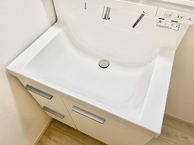 ■手洗いや顔を洗う時も快適に使える便利なシャワー