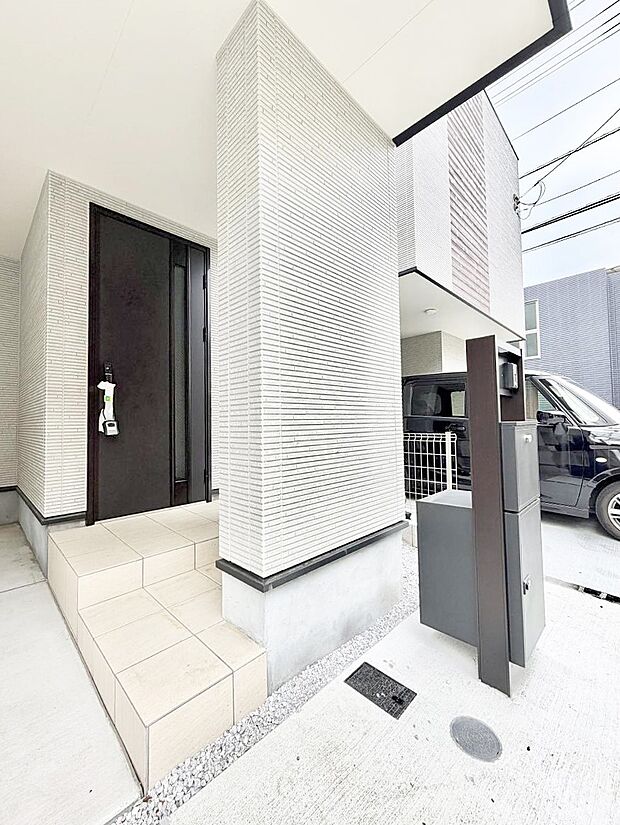 ■ 心地よい暮らしへとつながる、温かい玄関