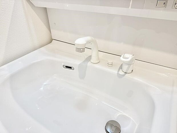 ■手洗いや顔を洗う時も快適に使える便利なシャワー