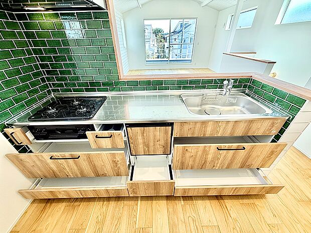 ■料理がもっと楽しくなる、快適なキッチン空間