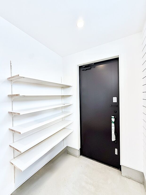 ■ 毎日を気持ちよく迎える、明るく温もりのある玄関