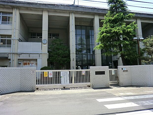 小学校 190m 川崎市立新城小学校