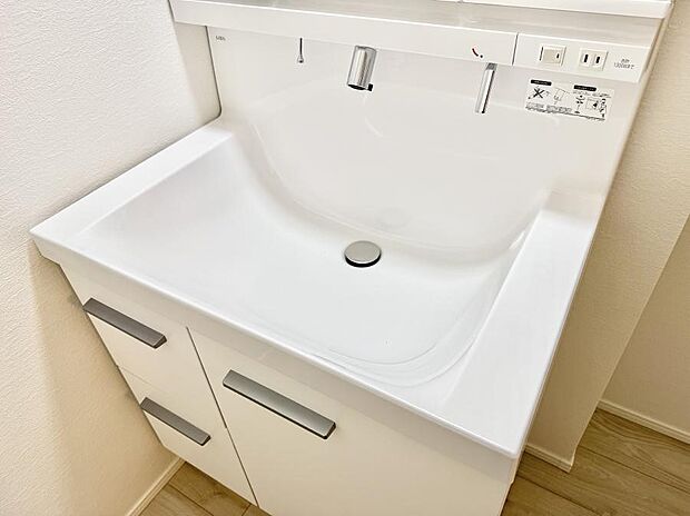 ■手洗いや顔を洗う時も快適に使える便利なシャワー