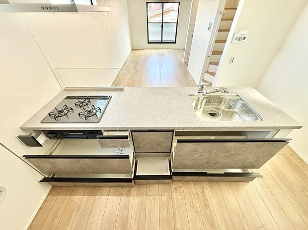 ■美味しい時間が生まれる、笑顔あふれるキッチン