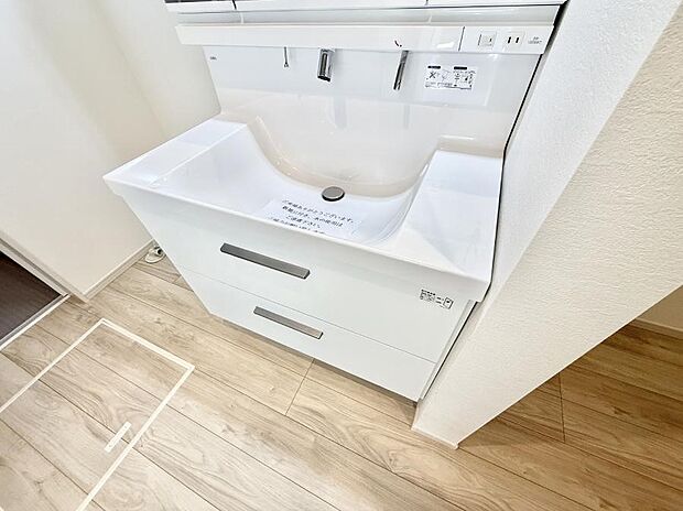 ■手洗いや顔を洗う時も快適に使える便利なシャワー