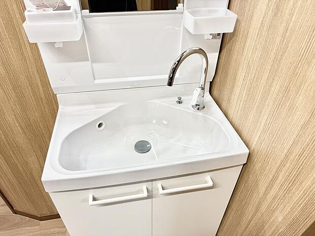 ■細かい部分まで洗いやすく便利なハンドシャワー付き