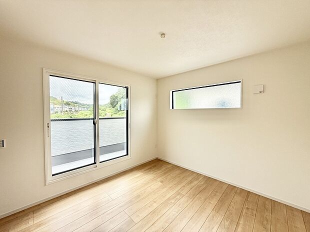 1号棟  ■落ち着いた色合いのお部屋で穏やかな時間を楽しめます
