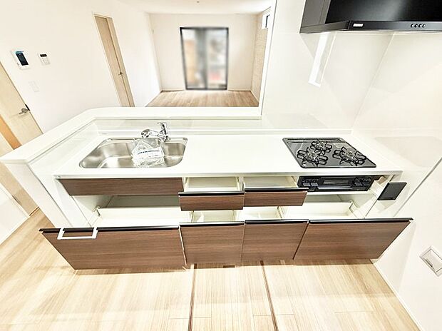 ■シンプルで機能的、毎日使いやすいキッチン