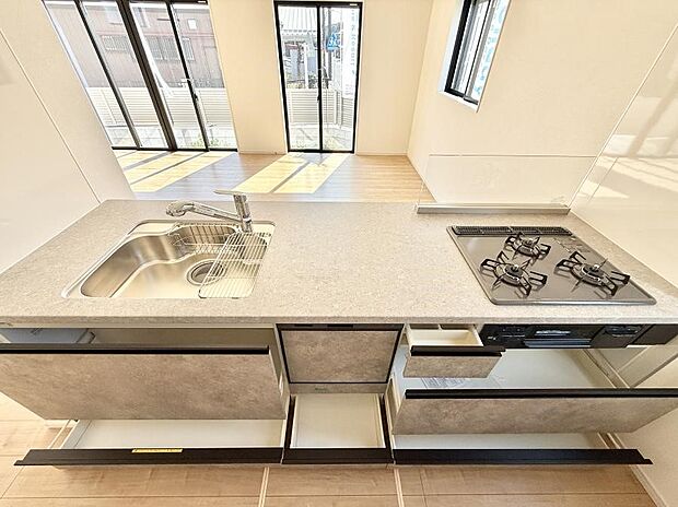 ■家族の絆を深める、温もりのあるキッチン