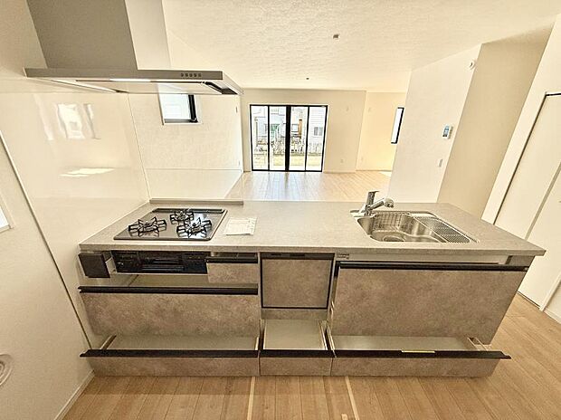 ■家族の絆を深める、温もりのあるキッチン