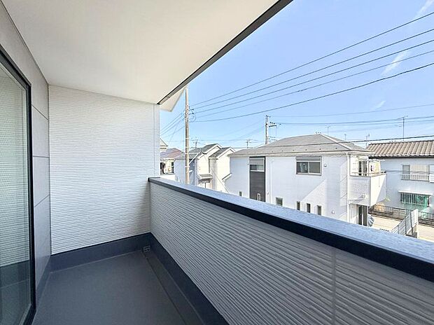 ■ 季節の移ろいを感じられる開放的な空間です