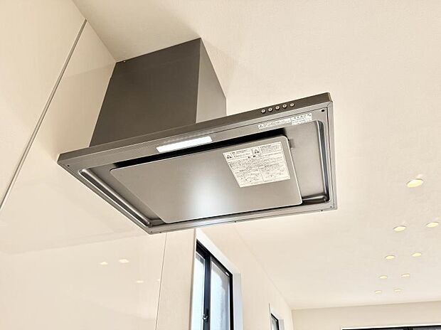 ■調理時の蒸気や匂いが換気扇に誘導され、効率的に排煙ができます。