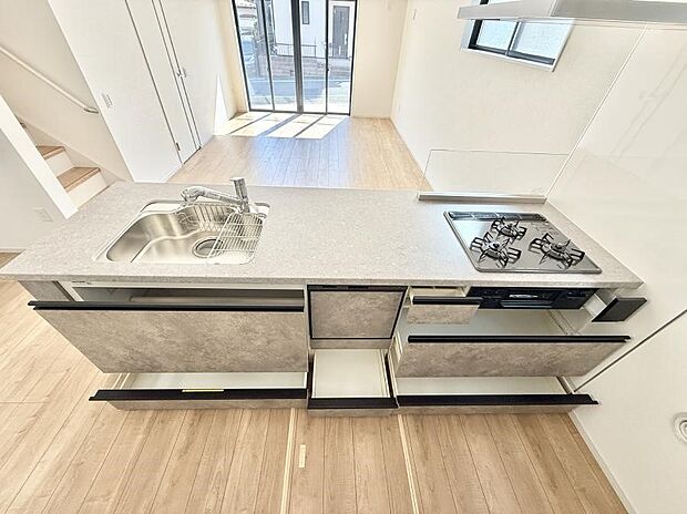 ■家族の絆を深める、温もりのあるキッチン