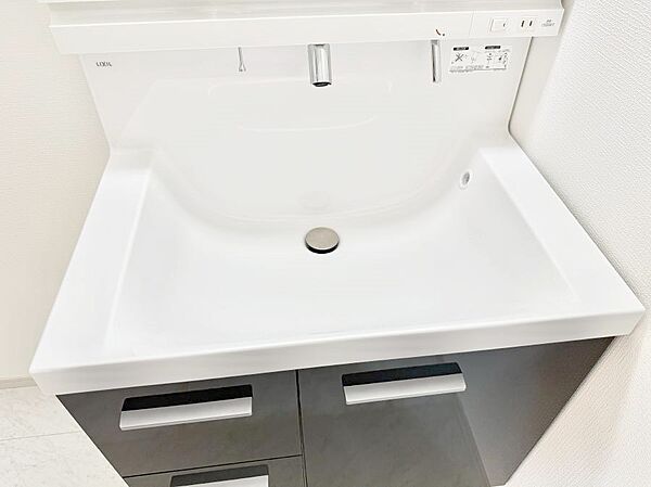 ■手洗いや顔を洗う時も快適に使える便利なシャワー