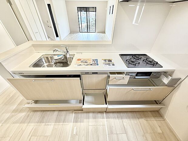 ■シンプルで機能的、毎日使いやすいキッチン