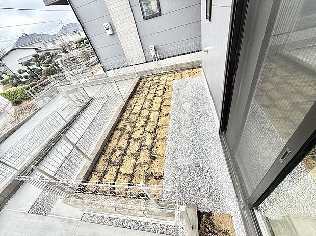 ■季節の移ろいを感じられる、落ち着いた雰囲気の屋外空間