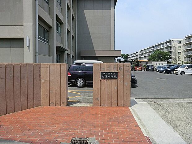 中学校 2370m 横須賀市立大津中学校