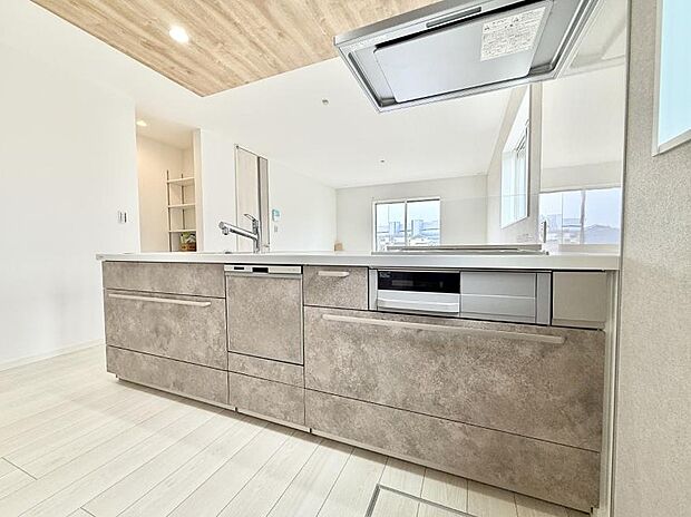 ■シンプルで機能的、毎日使いやすいキッチン