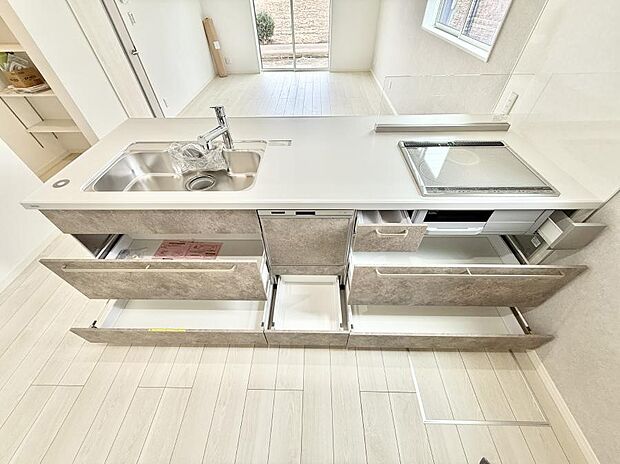 ■家族の絆を深める、温もりのあるキッチン