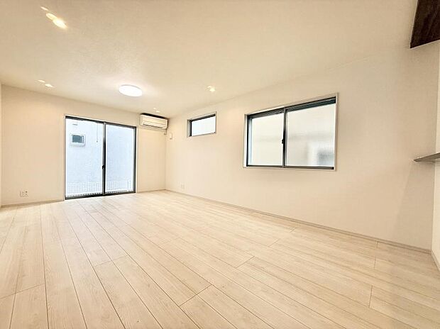 ■くつろぎと笑顔が集まる、心温まるリビング