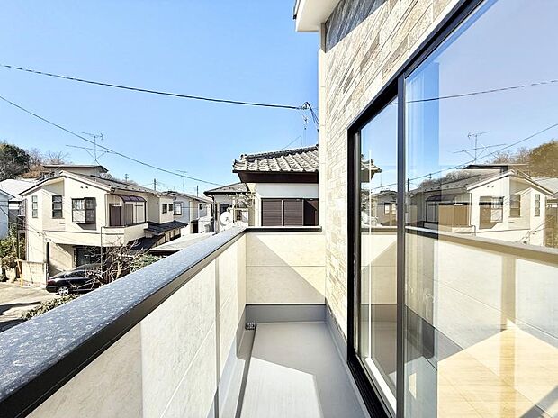 ■ 季節の移ろいを感じられる開放的な空間です