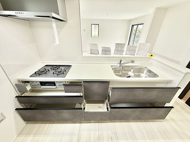 ■シンプルで機能的、毎日使いやすいキッチン