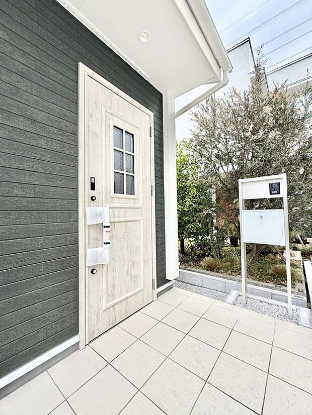 ■ 心地よい暮らしへとつながる、温かい玄関