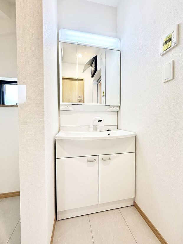 D号棟 ■朝の準備がスムーズにできる広さです