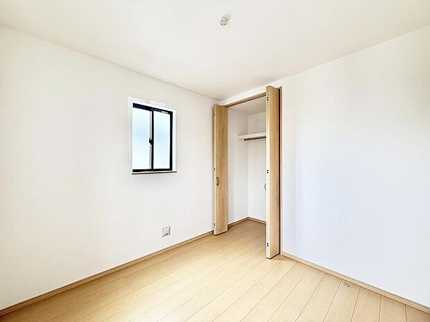 D号棟 ■落ち着いた色合いのお部屋で穏やかな時間を楽しめます