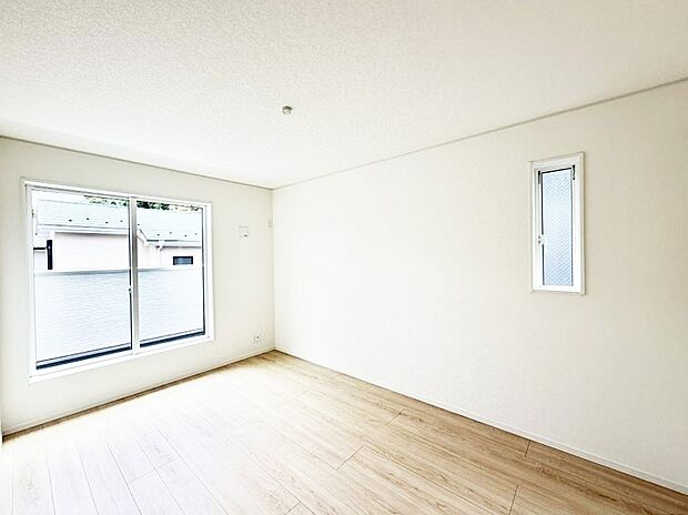 1号棟 ■落ち着いた色合いのお部屋で穏やかな時間を楽しめます