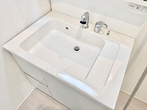 ■手洗いや顔を洗う時も快適に使える便利なシャワー