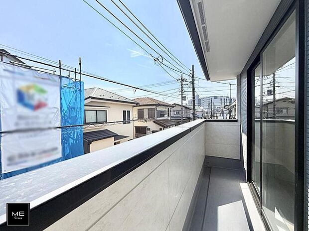 ■ 心地よい風と光を感じる、くつろぎのバルコニー