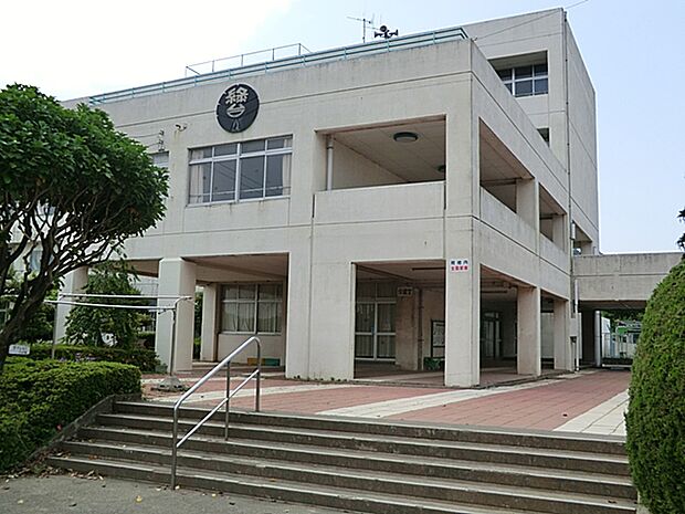 小学校 741m 伊勢原市立緑台小学校